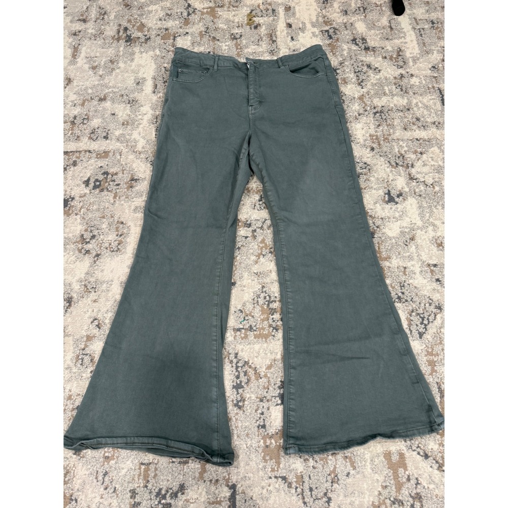 American Eagle Super Hi-Rise Flare Pants Olive Green Stretch Size 16 Short